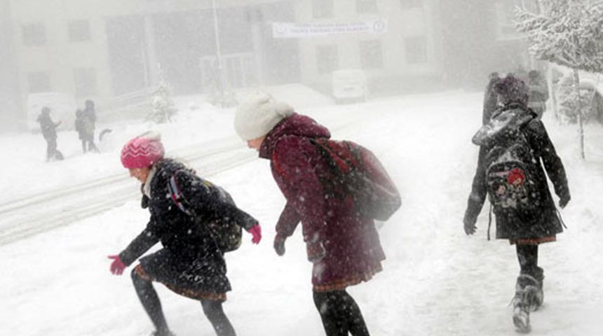 Son dakika: Kar yağışı şiddetini artırdı! Birçok ilde eğitime 1 gün ara verildi