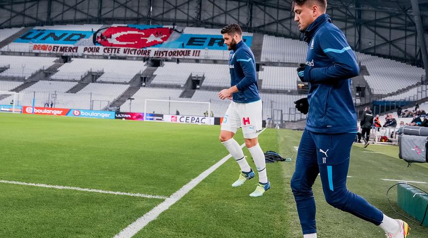 Cengiz Ünder için Fransa'da müthiş koreografi! Türk bayrağı açıp o şarkıyı çaldılar