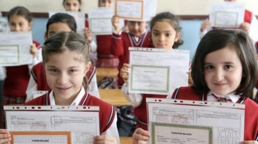 Karneler ne zaman, saat kaçta verilecek? Yüz yüze mi verilecek? 2022 yarıyıl tatili ne zaman?