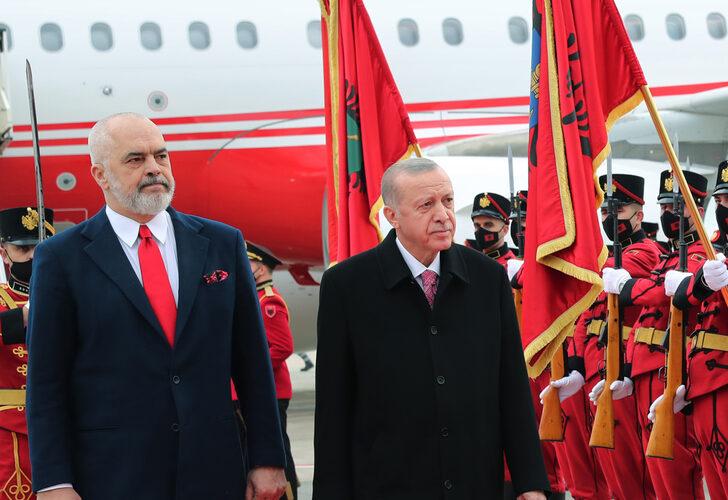 Cumhurbaşkanı Erdoğan Arnavutluk'ta! Resmi törenle karşılandı