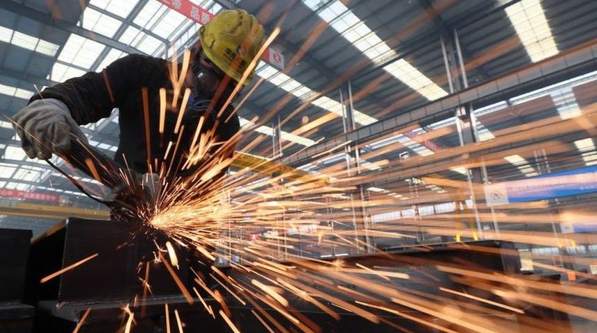 &Ccedil;in Merkez Bankası yaklaşık 2 yıldır ilk kez kredi faizlerini d&uuml;ş&uuml;rd&uuml;