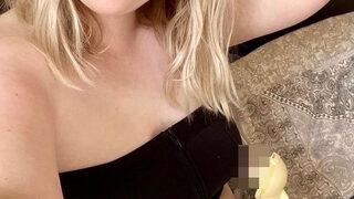 Anne sütünü sağdığı videoları satan Alice Lovegood, servet kazanıyor! Borçlarını ödemeyi başardı