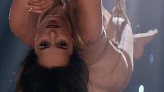 Dakota Johnson'dan itiraf! Sette soyunmak büyük sorun