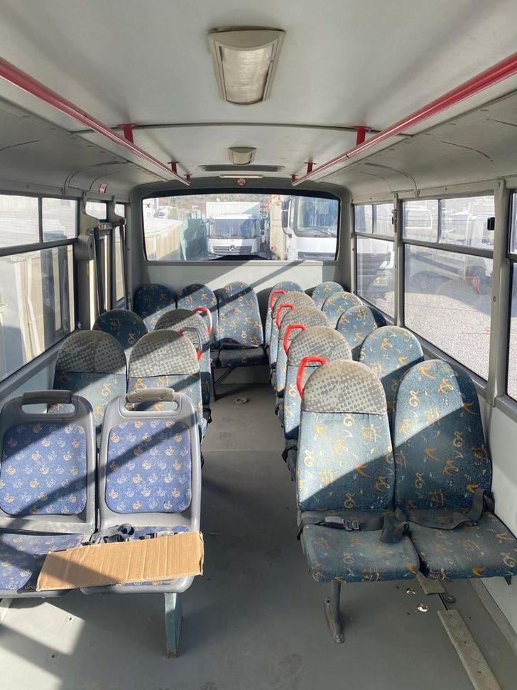 Hurda otobüsü karavana çevirdiler! Düğün arabası olarak kullandıkları karavana “yeni gelin” adını verdiler G2