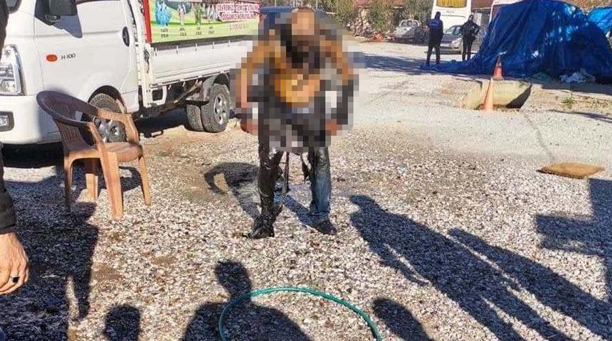 Zabıtalara kızdı üzerine benzin döküp kendini yaktı! Olay sonrası hiçbir şey olmamış gibi derdini anlatmaya çalıştı