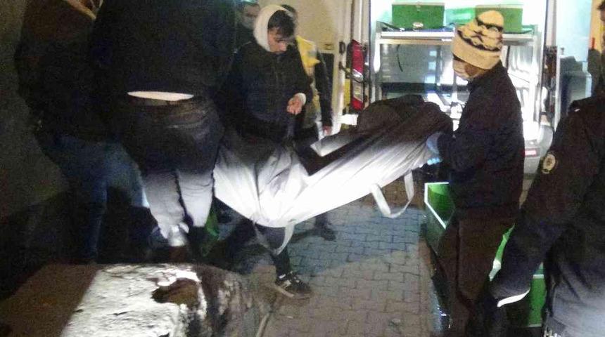 Son dakika! Kötü kokular kan donduran olayı ortaya çıkardı! Televizyon kablosuyla boğularak öldürülmüş