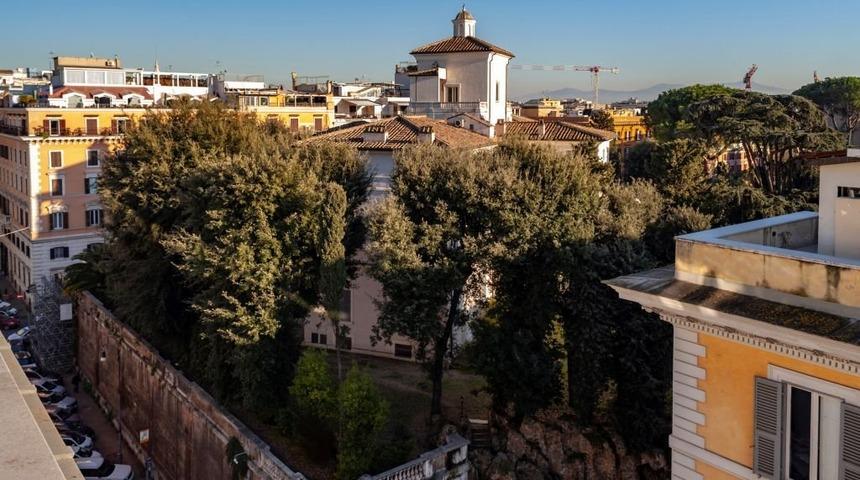 İtalya&rsquo;da 'asrın m&uuml;zayedesi': 471 milyon euro değer bi&ccedil;ilen villa a&ccedil;ık artırmayla satılıyor