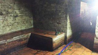 Satın aldığı evde gizli bir bölme buldu! 1900’lü yıllardan kalan yeri oyun odasına çevirdi 