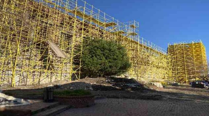 İstanbul Boğazı’nın kıyısındaki Bukoleon Sarayı tarihe ışık tutuyor! Restorasyon çalışmaları hız kazandı