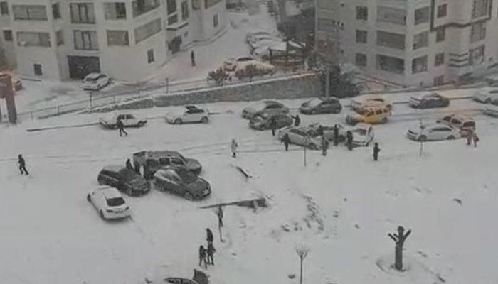 Elazığ’da kar yağışı etkili oldu, rampada kayan araçlar birbirine çarptı