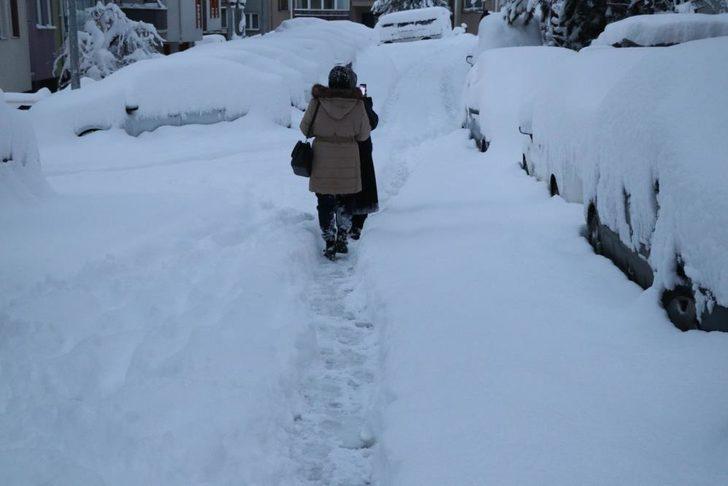 Son dakika: Kar yağışı Türkiye'nin dört bir yanında etkili oluyor! Araçlar kara gömüldü, günlük yaşam olumsuz etkilendi... İşte il il kar manzaraları G1