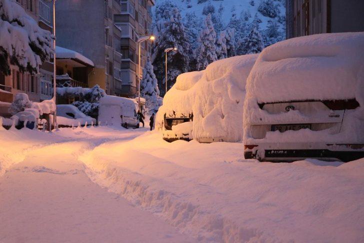 Son dakika: Kar yağışı Türkiye'nin dört bir yanında etkili oluyor! Araçlar kara gömüldü, günlük yaşam olumsuz etkilendi... İşte il il kar manzaraları G2