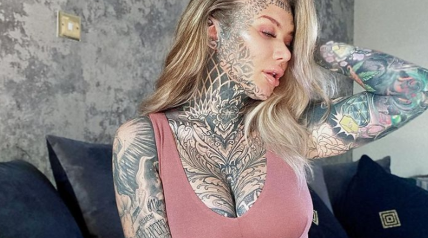 İngiltere’nin en dövmeli kadını olarak biliniyor! Bir tek dövmesinden pişman olduğunu itiraf etti