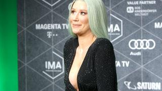 Iggy Azalea komşuları izin vermeyince evini 6,2 milyon dolara satmaya karar verdi