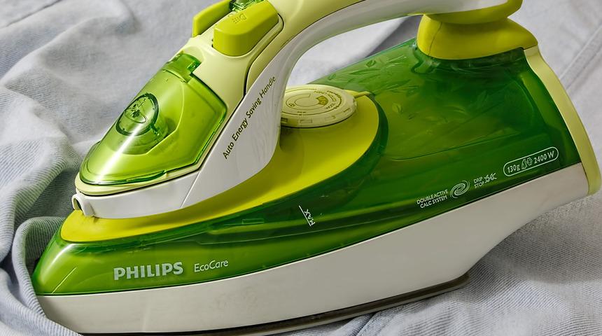 Tabanı kirlendiği i&ccedil;in yeni bir &uuml;t&uuml; alacak değilsiniz! İşte paslanan veya kararan &uuml;t&uuml;n&uuml;z&uuml; geri d&ouml;nd&uuml;rmek i&ccedil;in basit t&uuml;yolar...