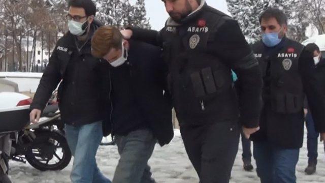 Komşular kokudan duramadı! Kablolu cinayetin katili çay içemeye gelen arkadaş çıktı 