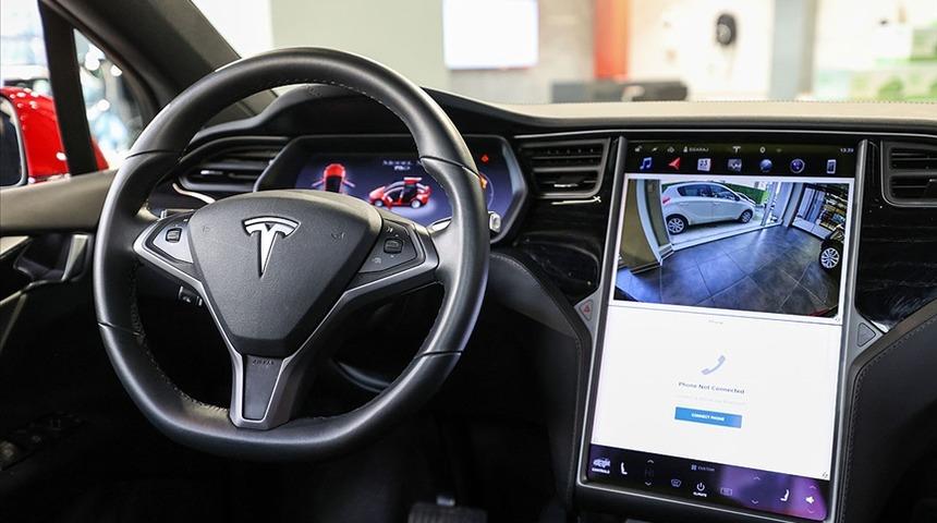 Oto-pilottayken ölümlü kazaya karışmıştı! Tesla sürücüsü Kevin George Aziz Riad'a iki ayrı dava
