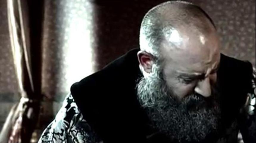 Muhteşem Y&uuml;zyıl&rsquo;da H&uuml;rrem&rsquo;in otoritesi tehlike altında