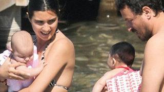 Onur Saylak ve Tuba Büyüküstün’ün ikiz kızları yeni yaşına girdi! Gözlerden uzak büyüyorlar