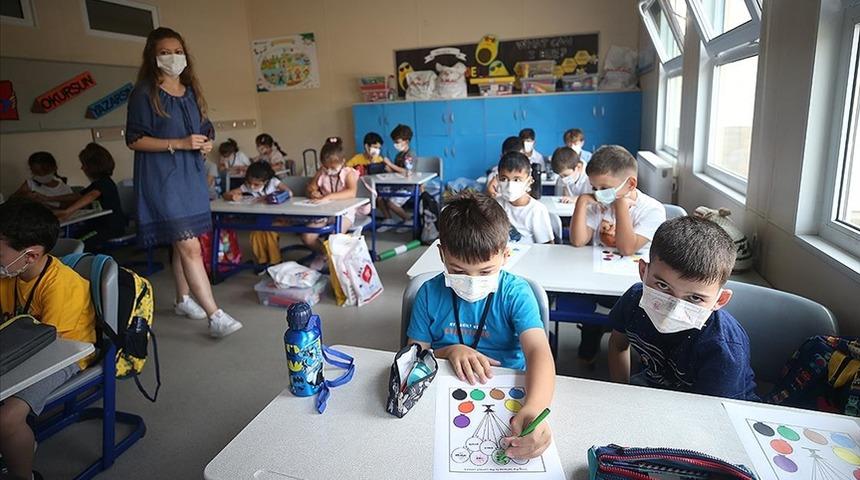 8 Nisan yarım gün mü tam gün mü? Ara tatilde öğrencilere ödev veriliyor mu?