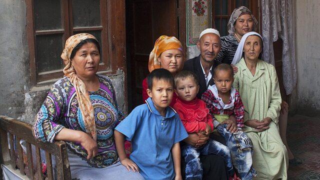 Şincan'da bir Uygur ailesi