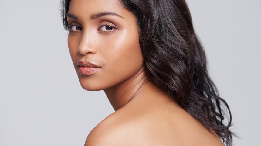 Hindistanlı kadınların y&uuml;z yıllık sırrı: Parlak ve p&uuml;r&uuml;zs&uuml;z bir cilt i&ccedil;in idrar 