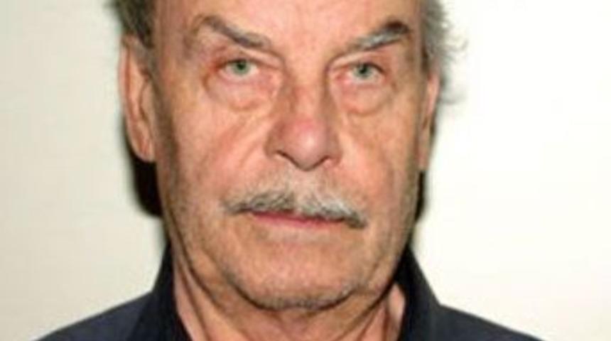 Sapık baba anılarını satışa &ccedil;ıkardı