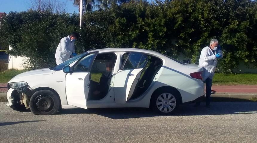 Antalya'da dehşet! Kaza ihbarına giden ekipler, sürücüyü başından vurulmuş halde buldu