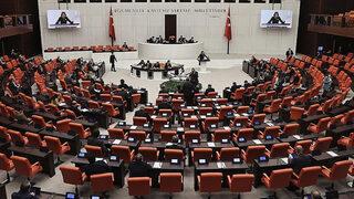 Son Dakika: Ekonomiyle ilgili kritik teklif kabul edildi! Enflasyon düzeltmesi uygulaması erteleniyor