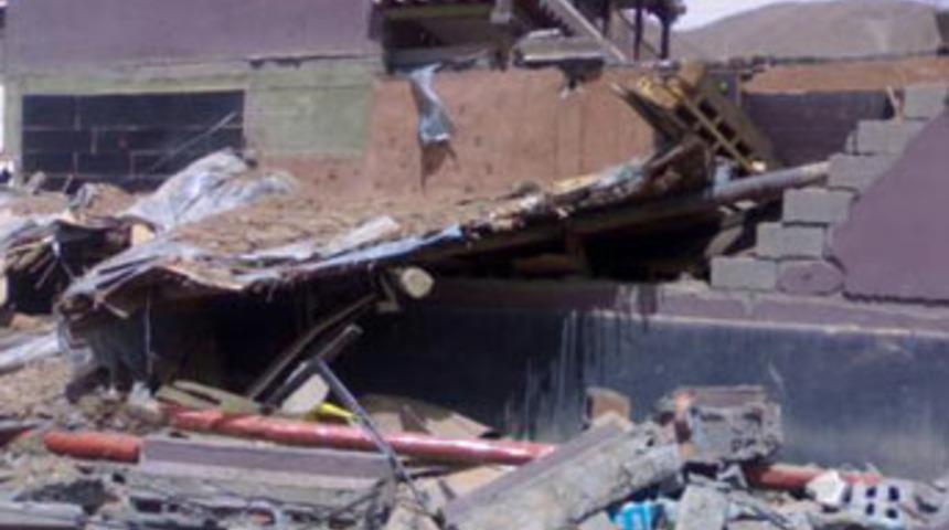 Binlerce kişi enkaz altında