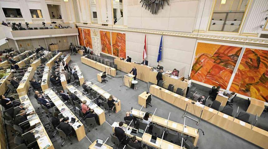 Avrupa'da bir ilk! Avusturya'da aşı zorunlu hale getirildi