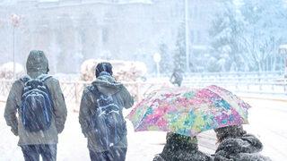 Son dakika haberi: Soğuk ve kar yağışlı hava geliyor, bu ilçelerde yaşayanlar dikkat! İstanbul'a kar ne zaman yağacak?