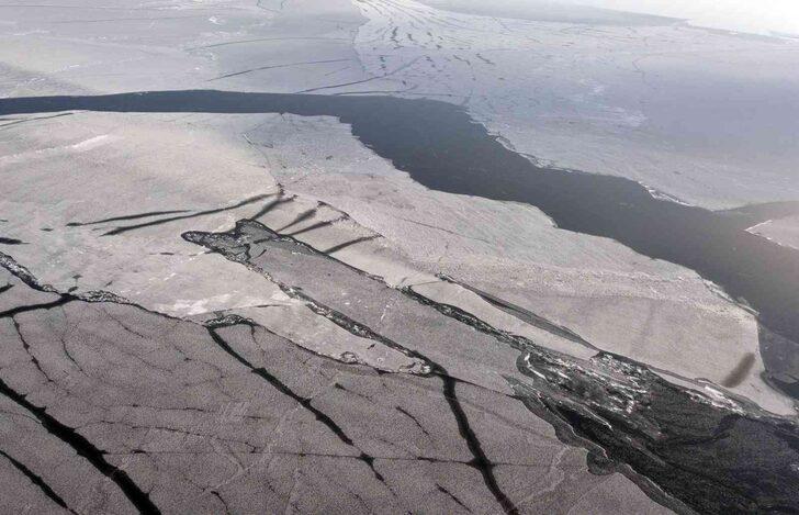 40 kilometrekarelik alana sahip Nazik Gölü dondu! Ortaya kartpostallık görüntüler oluşturdu G5