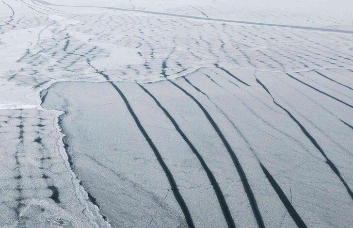 40 kilometrekarelik alana sahip Nazik Gölü dondu! Ortaya kartpostallık görüntüler oluşturdu G4
