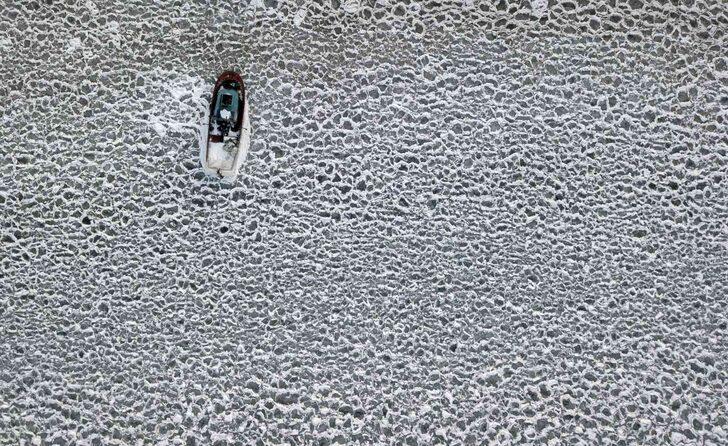 40 kilometrekarelik alana sahip Nazik Gölü dondu! Ortaya kartpostallık görüntüler oluşturdu G3