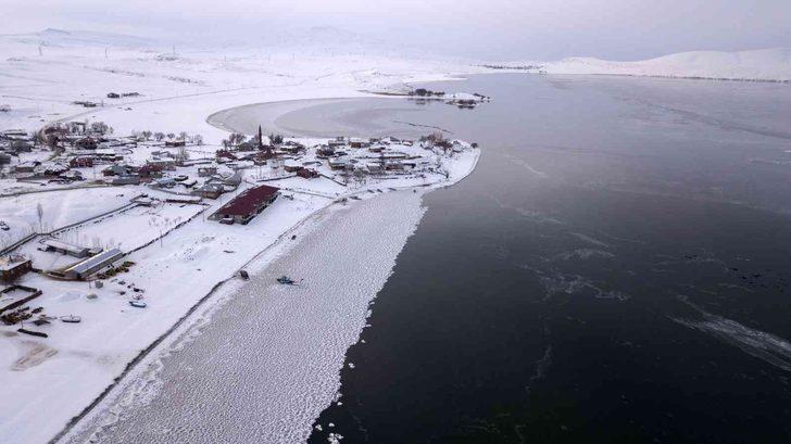 40 kilometrekarelik alana sahip Nazik Gölü dondu! Ortaya kartpostallık görüntüler oluşturdu G2