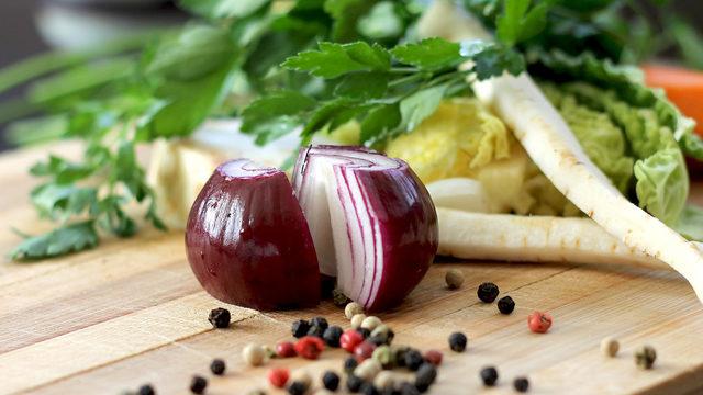 Soğanı bu tariflerle çok seveceksiniz: 3 farklı soğanlı meze tarifi