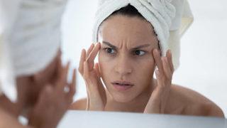 Bildiğiniz tüm yanlışların doğrusunu öğrenmeye hazır olun! Yanlış bilinen güzellik ve bakım uygulamaları sizlerle...