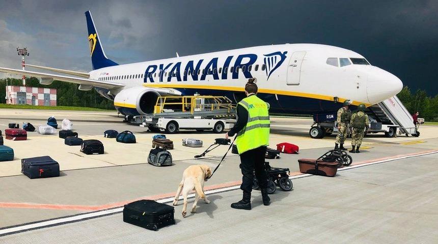 Ryanair u&ccedil;ağını sahte bomba ihbarıyla Minsk'e indiren Belaruslu yetkililere ABD'de 'hava korsanlığı' su&ccedil;laması