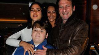 Kaya Çilingiroğlu kızı ve oğluyla yeni yaşını kutladı! Küçük Kaya'nın son haline yorum yağdı