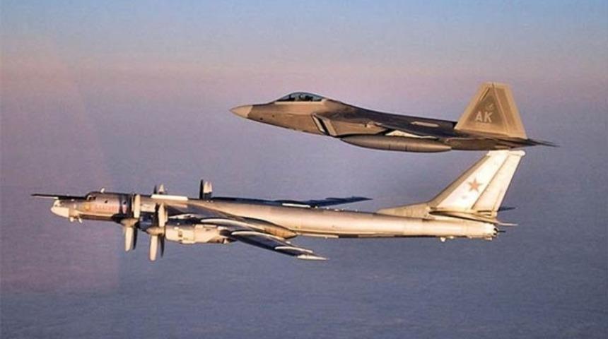 ABD jetlerinden Rus bombardıman u&ccedil;aklarına &ouml;nleme