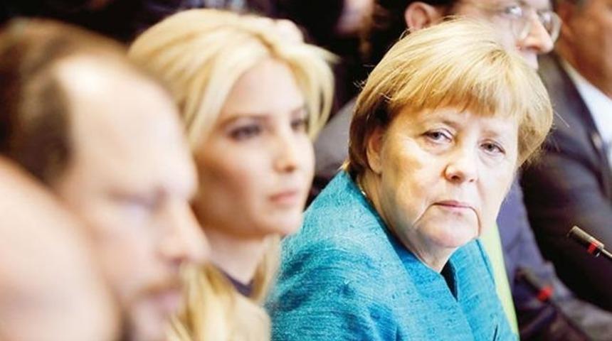Merkel'in zor anları: Trump elini sıkmadı, kızı Ivanka'nın yanına oturttu