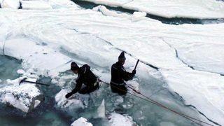 Buz tutan Çoruh'a düşen çocuk kayboldu