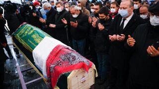 Kartal'da silahlı saldırı sonucu yaşamını yitiren hemşire Ömür Erez son yolculuğuna uğurlandı