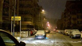 Son dakika: Ankara'da kar yağışı başladı! Ara sokaklar karla kaplandı, araçlar güçlükle ilerledi