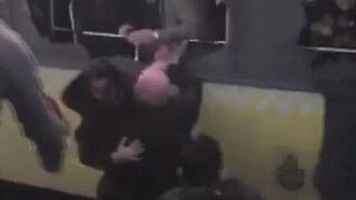 İstanbul'da İETT otobüsünün lastiği patladı! Yaralılar var