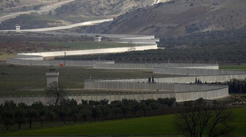 'YPG ve PYD, ABD'den T&uuml;rk sınırında &lsquo;u&ccedil;uşa yasak b&ouml;lge&rsquo; istiyor'