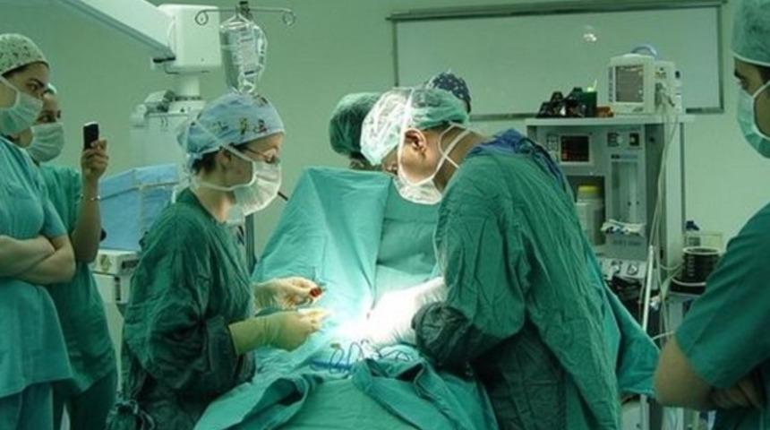 T&uuml;rkiye'de ilk kez kanser hastasına akciğer nakli yapıldı