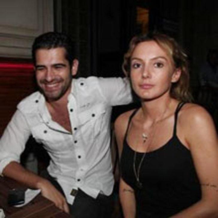 Evliliği D&uuml;ş&uuml;nm&uuml;yoruz Dedi...