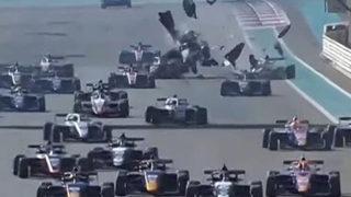 Cem Bölükbaşı ile Salih Yoluç, Formula Regional Asya Şampiyonası'nda kaza yaptı